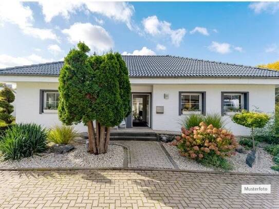 Attraktiv! Provisionsfrei! Einfamilienhaus mit Einliegerwohnung in 49086 Osnabrück