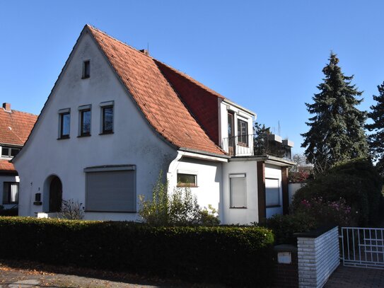 Einfamilienhaus in Mahndorf mit großem Garten; sanierungsbedürftig