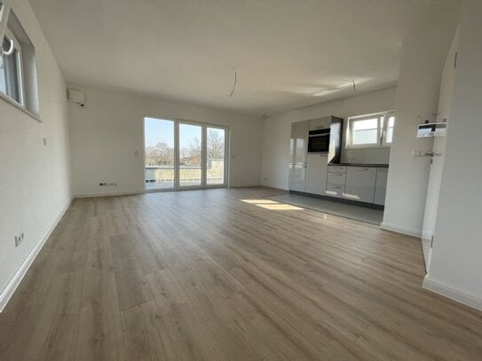 Penthouse in ruhiger Lage mit Blick ins Grüne, Modern geschnittene 3-Zimmer-Staffelgeschoss Singel/Pärchen Wohnung