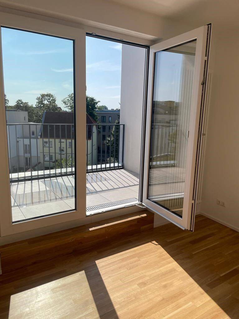 Frisch renovierte 4-Zimmer-Dachgeschosswohnung mit Balkon in ruhiger Lage – ideal für Familien oder WG - Foto 1