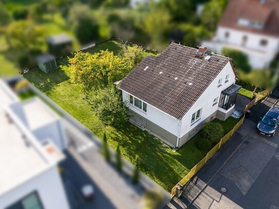 Sanierungsbedürftiges Einfamilienhaus in genialer Lage von Friedrichsdorf