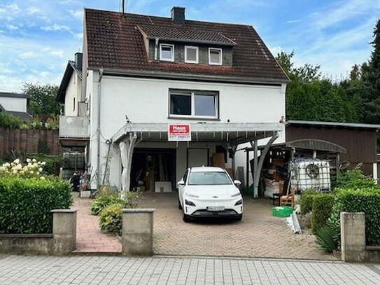 Freistehendes Einfamilienhaus mit großem Garten