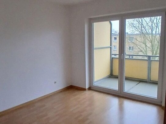 3-Zimmer Wohnung mit großem Balkon in zentraler Lage