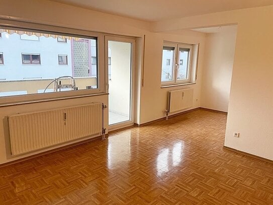 Plankstadt/ bei Heidelberg - Neu renoviert!!! - Schöne, geräumige 2 ZKB Wohnung, mit überdachtem Balkon und TG-Stellpla…