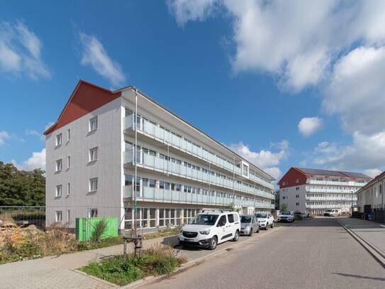 FAMILIEN-WOHNUNG ERSTKLASSIGER AUSSTATTUNG // 4 Zimmer, Gäste-WC & Stellplatz