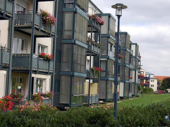 Schön geschnittene 3-Zimmerwohnung mit Wintergarten und Balkon