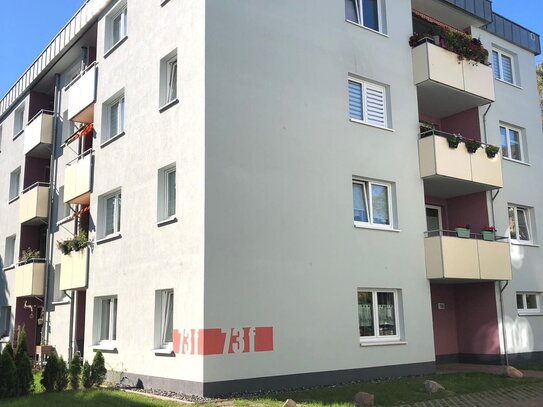 2-Raum Wohnung mit Einbauküche, Fahrstuhl und Balkon