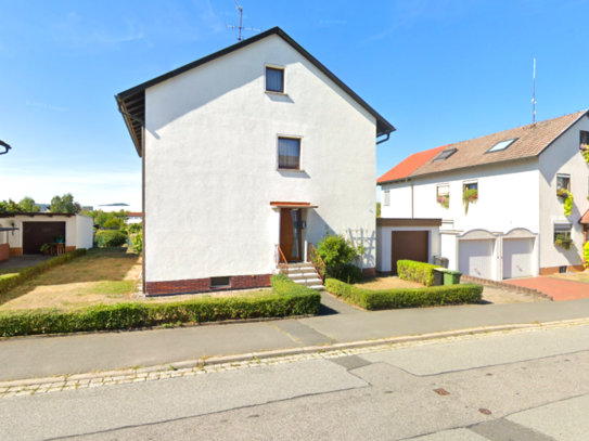 Ein charmantes Zweifamilienhaus mit großem Potenzial in Neustadt bei Coburg