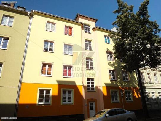 Fernblick & Sonnenuntergang inklusive! Gemütliche 2 Raum Wohnung mit Balkon und Dusche.