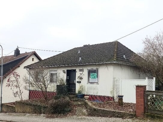 Freistehender Bungalow (Okal Haus) mit großer Terrasse, Garage und Garten, in ruhiger Lage von Spiesen (Nähe Reitverein…