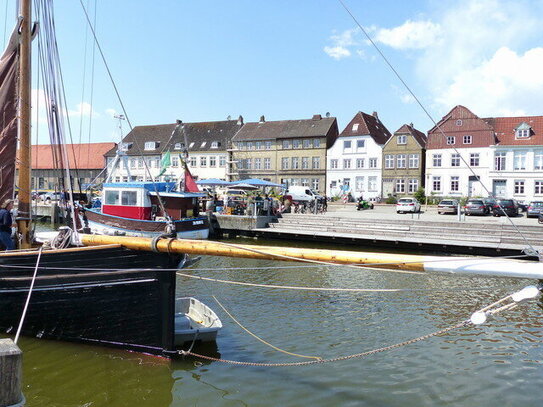 Wohnen am Wasser - historisches Hafenhaus mit einzigartigem Flair!