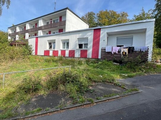 ATTRAKTIVES ANWESEN AUF 3365 M² SANIERUNGSPROJEKT