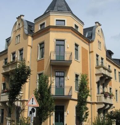 bezaubernde 3-Zimmer-Altbau-Wohnung mit Terrasse