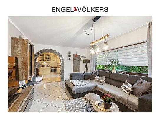 Engel & Völkers: Einfamilienhaus mit modernisierter Einliegerwohnung!