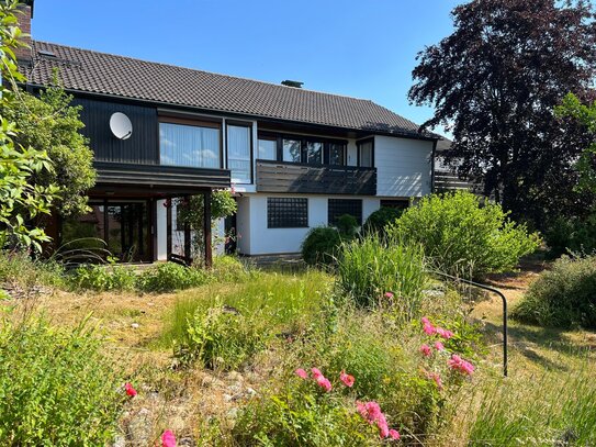 Freistehendes Einfamilienhaus in Idyllischer Lage mit Praxis/ELW