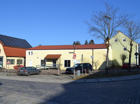 Grundstück mit Gewerbegebäude am Zentrum