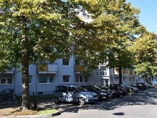 Studenten, Pendler, Auszubildende... aufgepasst! 1-Zimmer-Apartment mit Balkon in guter Lage!