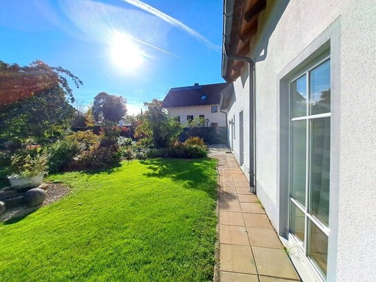 Mehrgenerationenhaus mit großem Südgarten, Freisitz, Pool, Sauna, Kinoraum und Scheune