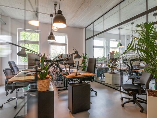 ***Office direkt gegenüber Volkspark Friedrichshain***