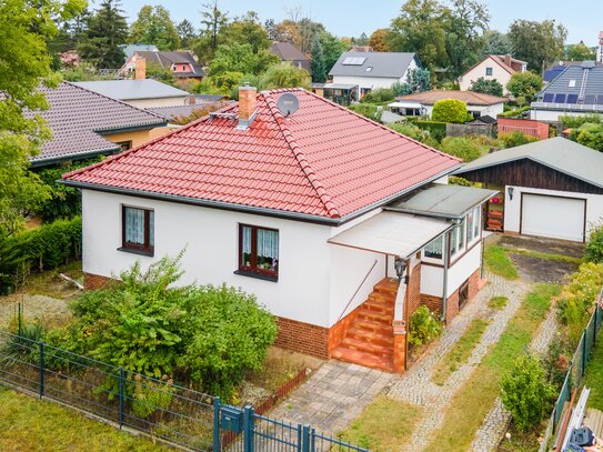 Bahnhofsnah! Bungalow in Fredersdorf - Keller, Einbauküche, Garage, Veranda, manuelle Rollladen