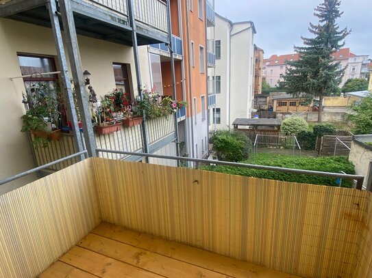 2 - Raumwohnung mit Balkon und EBK