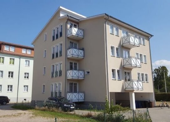 Endlich zuhause- modernes Wohngefühl in Hafennähe! 2-Raum-Wohnung mit Balkon zu vermieten!