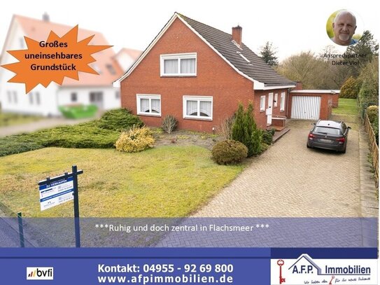 ***Gemütliches Familienhaus mit Potenzial und uneinsehbarem Garten***