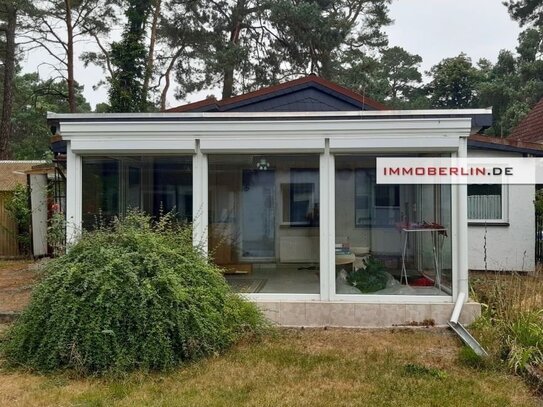 IMMOBERLIN.DE - Ideales Baugrundstück mit Bungalow in Wald- & Seenähe