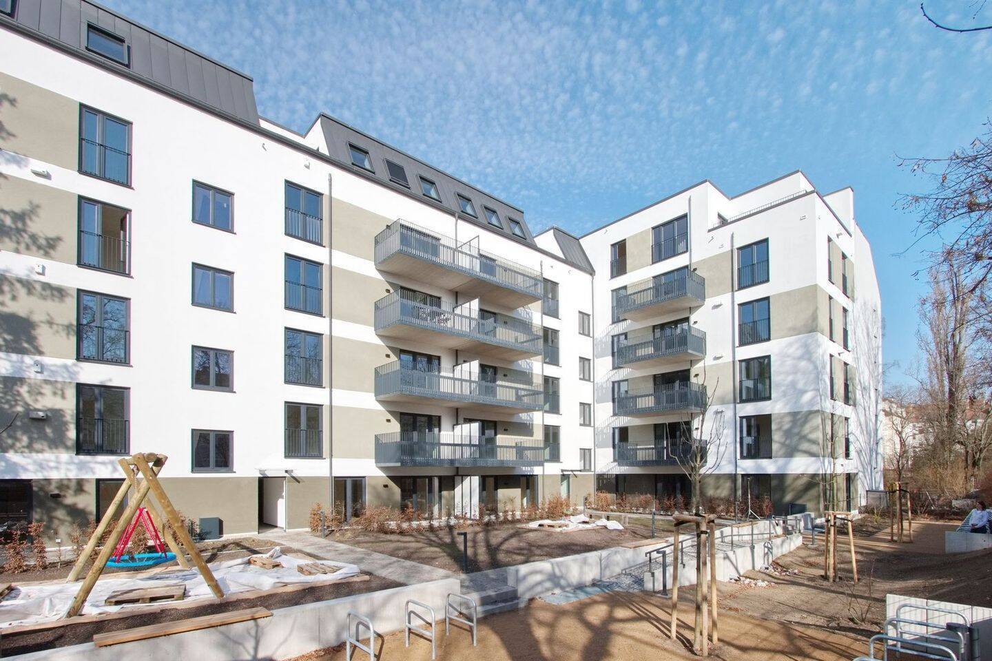 Cosmo Berlin - große 4 Zimmer mit Terrasse zum ruhigen Innenhof - Photo 1