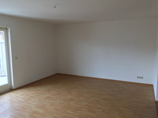 Helle 2-Zimmer-Wohnung mit Tiefgaragenstellplatz und Balkon in Eisenach-Stedtfeld