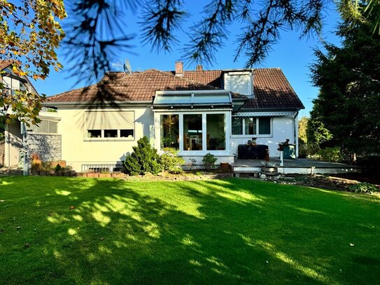 Ihr charmanter Traum-Bungalow: Stilvolles Wohnen mit Gartenoase in Toplage! Wohlfühlen inklusive!