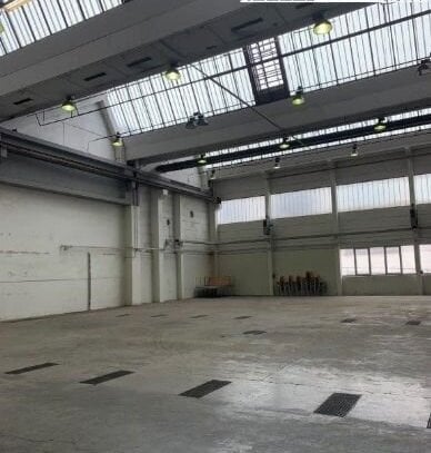 Lagerhalle ebenerdig mit 946,5 m² stützenfrei (li. Hö. 6,4 m mit Kran + Rolltor) in 81249 München-Neuaubing