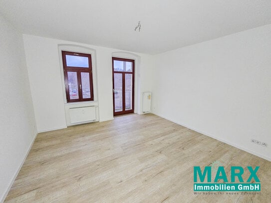 renovierte 2 - Raum - Wohnung mit Fahrstuhl & Balkon!