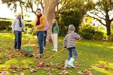 Den Herbst im Bien Zenker Zweifamilienhaus auf der eigenen Terrasse genießen