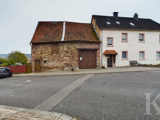 Historisches Bauernhaus mit Zweifamilienkomfort in Bischmisheim!