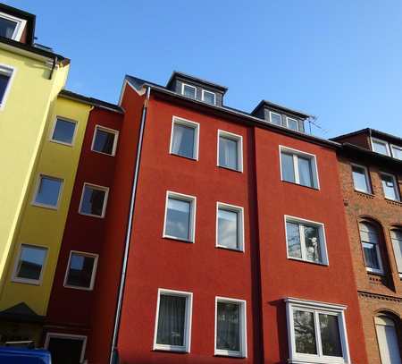 Dachgeschoss mit Spitzboden in ruhiger und citynaher Lage mit neuen Dielen und Dachterrasse