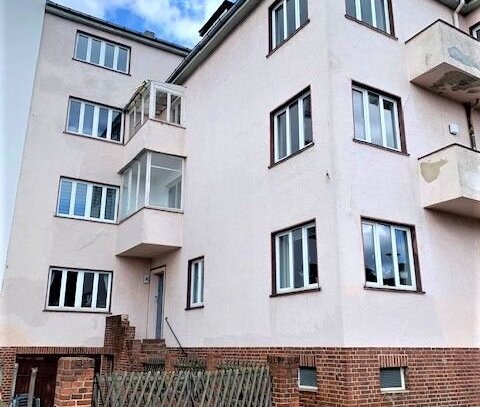 Wohnen am Werder in sanierter 3-Raum Wohnung mit Balkon.