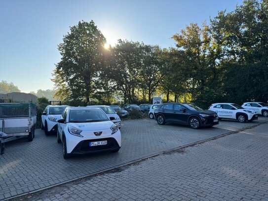 Autohändler aufgepasst! Große befestigte Parkfläche nur in Verbindung mit Büroflächen Nahe Hamburg