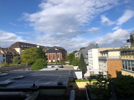 schöne 3 Zimmerwohnung mit Balkon in Lindenthal