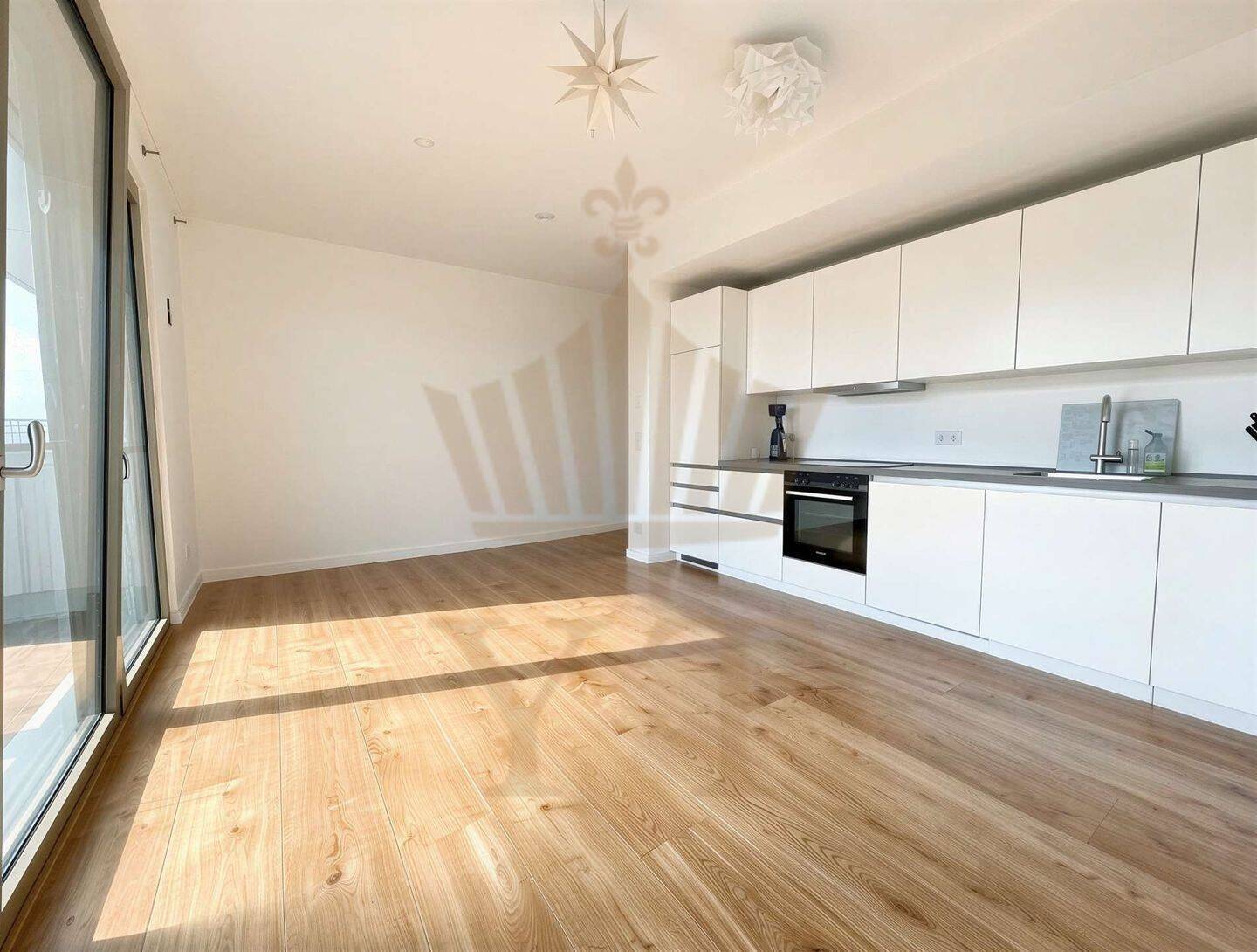 Lichtdurchflutetes 2-Zi Apartment | hochwertige Einbauküche | Balkon | in Berlin-Mitte Nordbahnhof - Foto 1