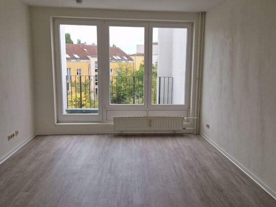 Erste eigene Wohnung mit Balkon im Kirchsteigfeld!