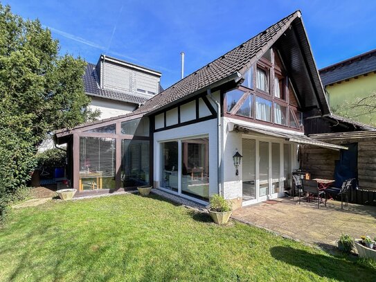 Traumhaus in idyllischer Lage: Modernes Wohnen in Rösrath-Durbusch!