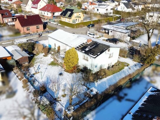 Einfamilienhaus mit Einliegerbereich ca. 500 m Luftlinie von Berlin entfernt - leerstehend