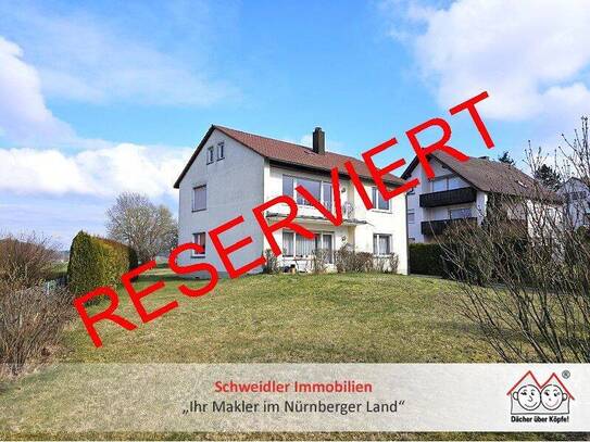 Entdecken Sie die Möglichkeiten! 2-Familienhaus in bevorzugter Lage von Plech sucht neuen Liebhaber