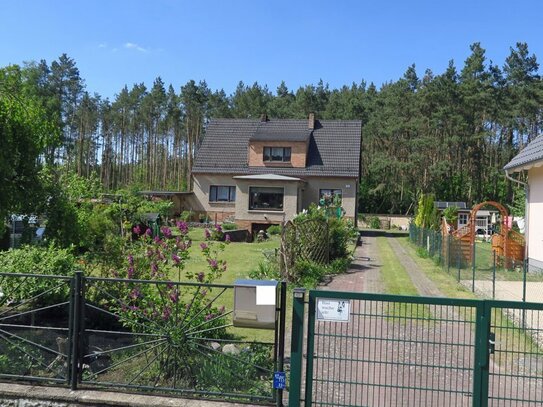 Einfamilienhaus in wunderbarer Lage mit viel Nebengelaß und übergroßem Keller