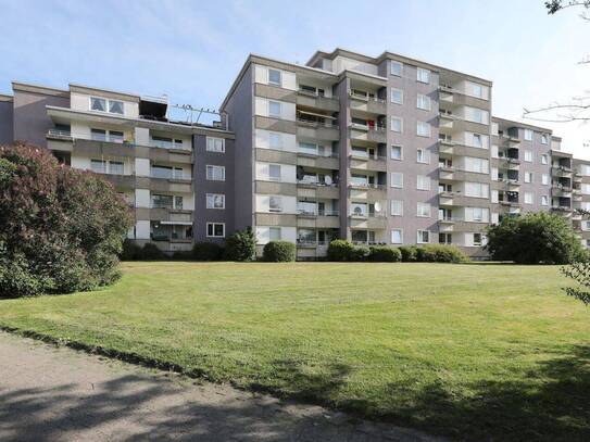 3-Zimmer-Wohnung mit Badewanne und Balkon // 3.OG rechts