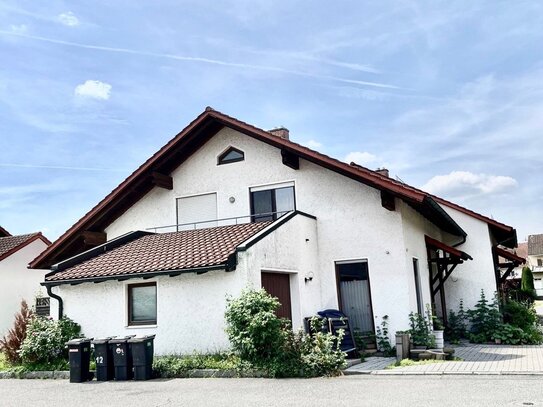 Sehr gepflegtes Einfamilienhaus-Doppelhaushälfte mit gemütlichem Garten und Terrasse in zentraler Lage von Hofkirchen