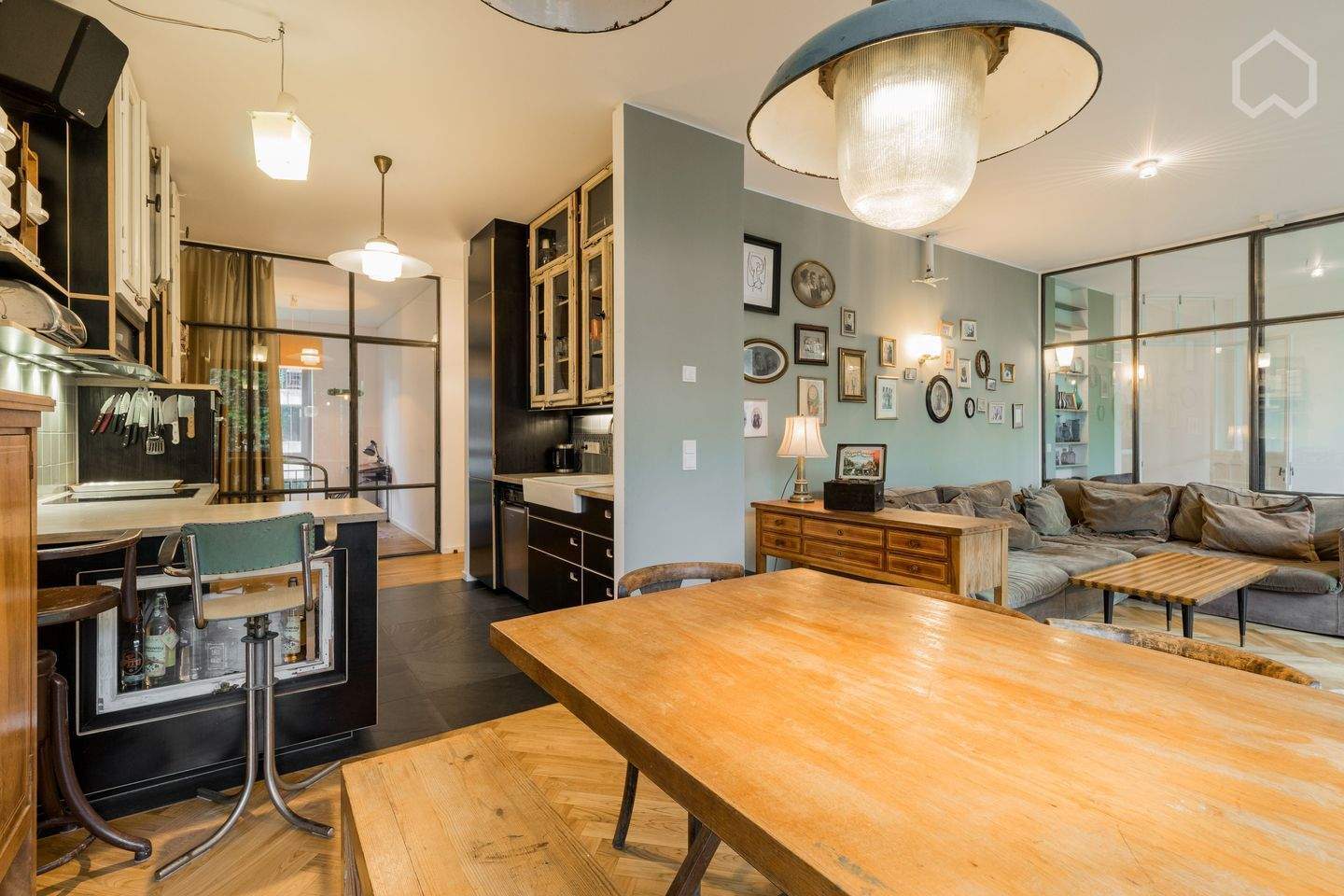 Stilvolles Vintage Designer Condo mit großer Süd Terrasse und Garten in ruhiger und zentraler Lage - Foto 1