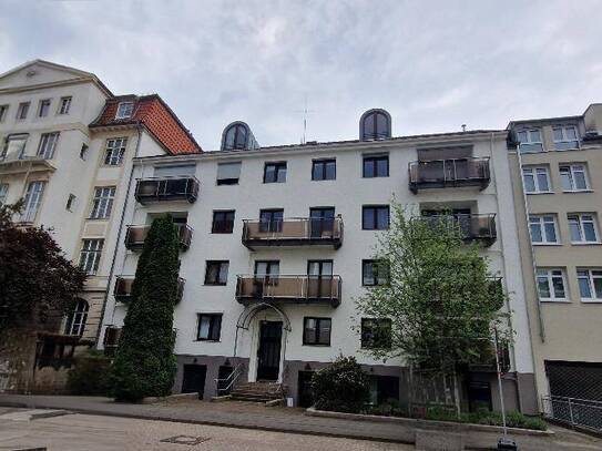 Zentraler und ruhiger geht es nicht! 2 Zimmer Wohnung mit 2 Balkonen 150 Meter vom Aegi!