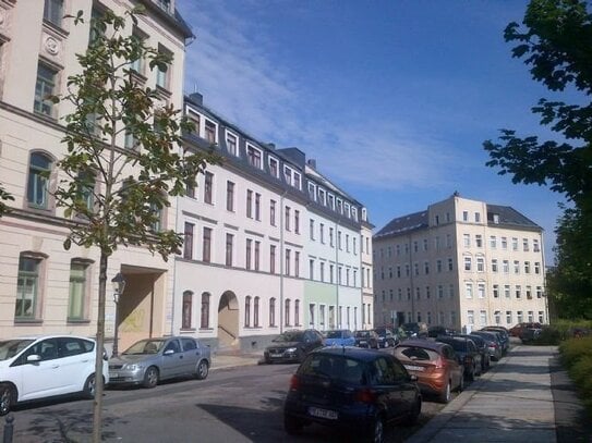 schöne helle 2-Zimmer-Wohnung mit großem Balkon, zentrumsnah